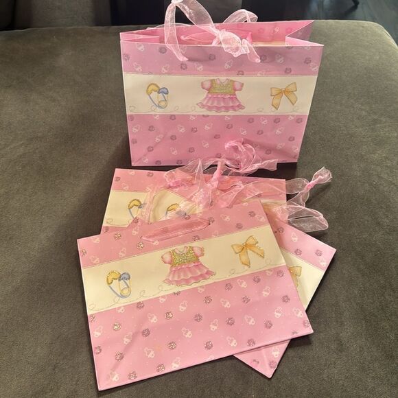 Baby Shower Gift Bags 12 Pack Ribbon Handles 3 Designs Yellow Pink Green NEW - Picture 2 of 11